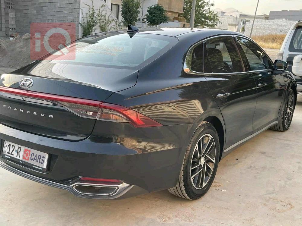 هيونداي أزيرا